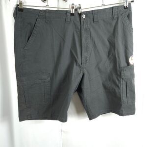 NWT Wrangler Men's 44 Dark Gray Cargo Relaxed Fit Knee Length Tech Pocket Shorts